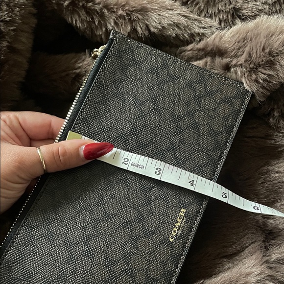 SOLD Coach Black and Brown Clutch - Picture 6 of 7